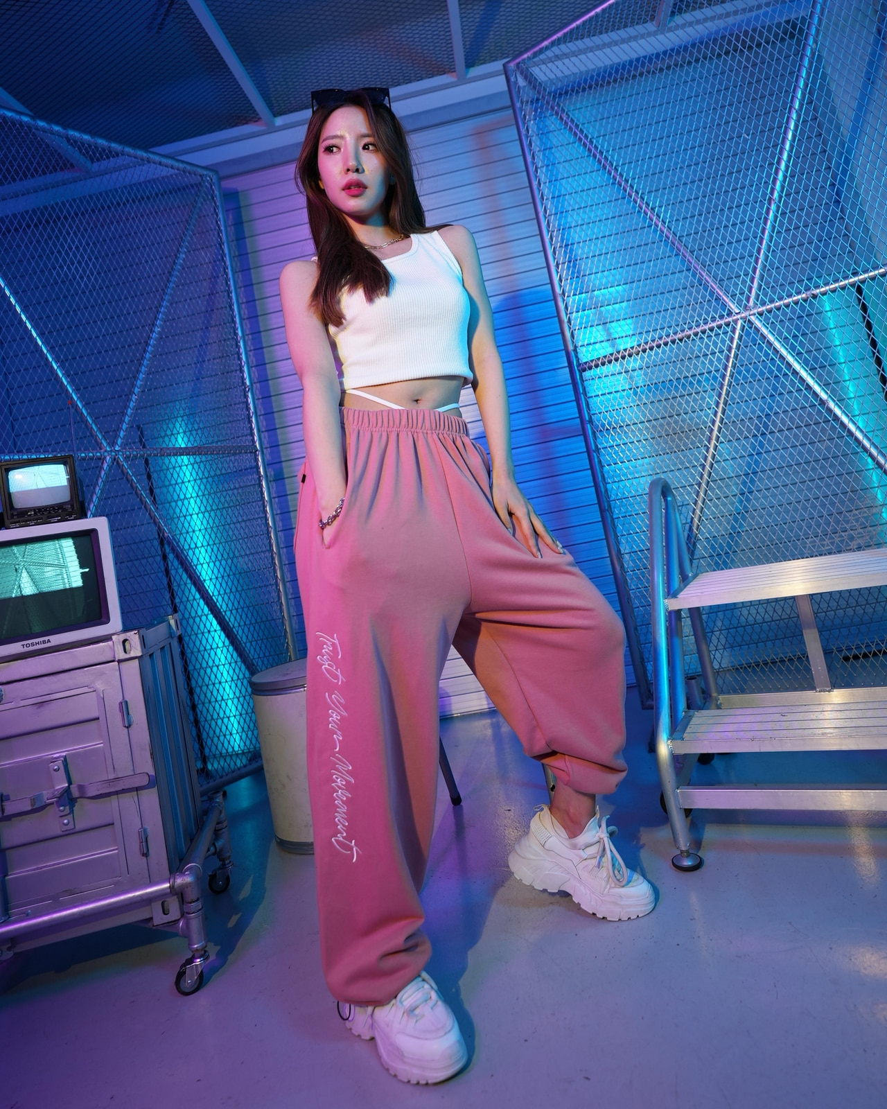 EMBROIDERY SLOGAN LOOSE FIT PANTS PASTEL PINK